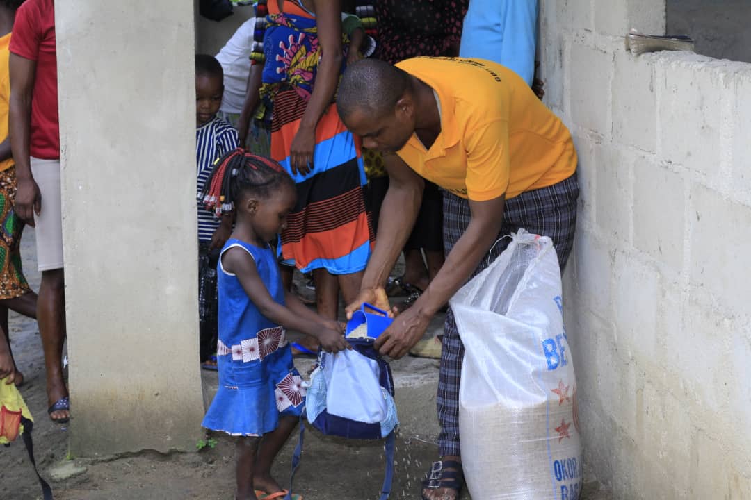 Helping a child with food supplies